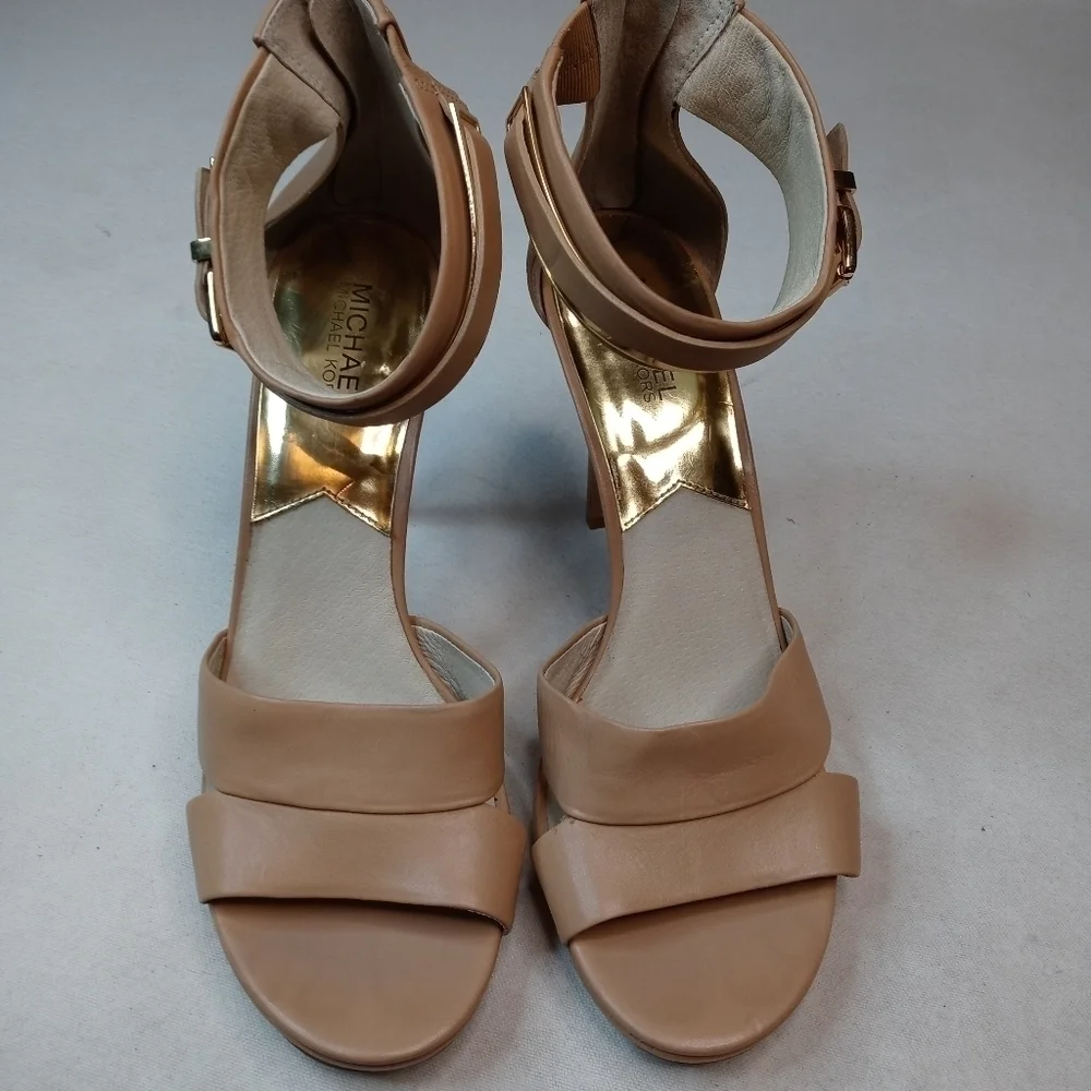 Michael Kors MK Back Zip Nude beige Stiletto 4.5